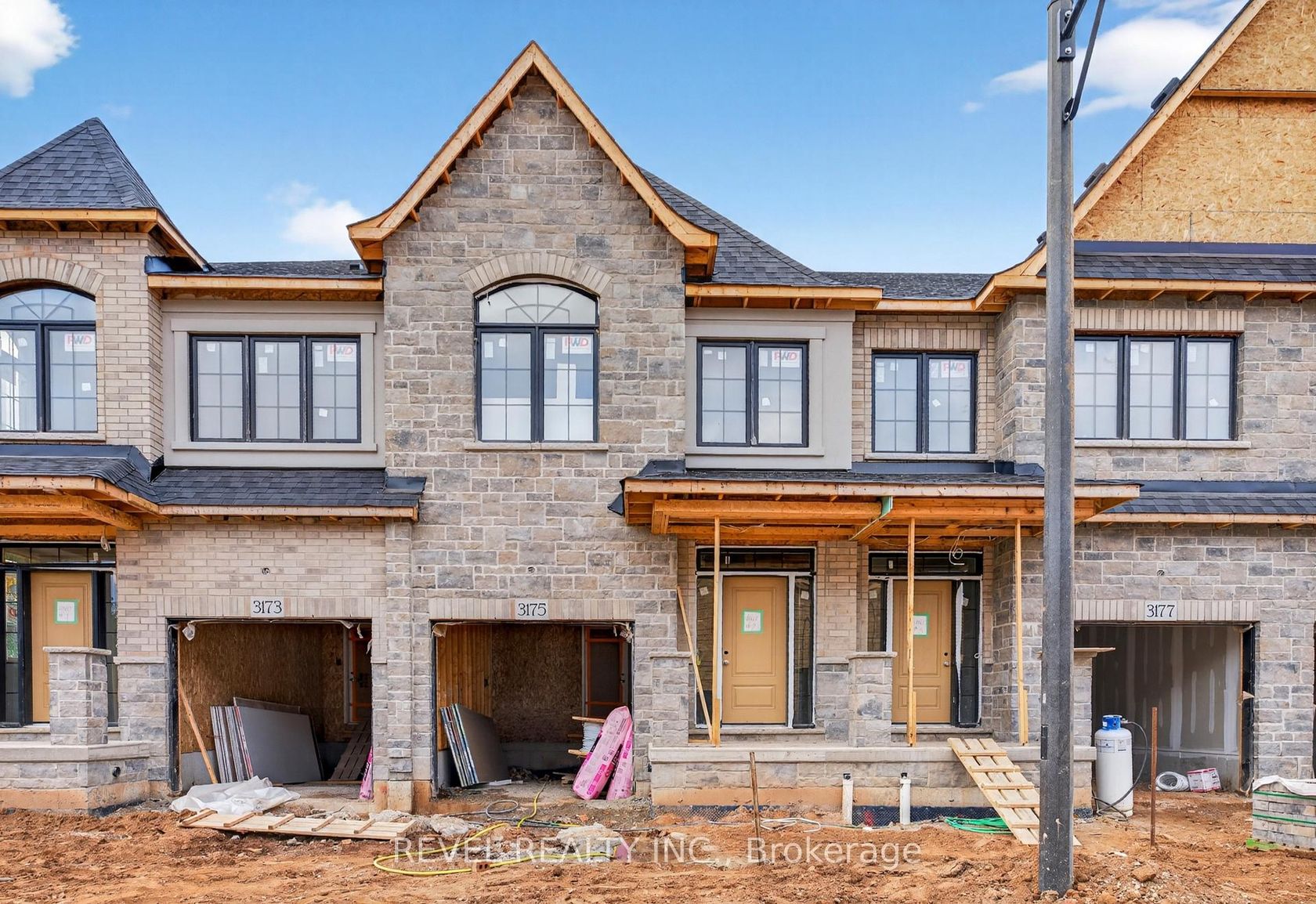 2 - 600 Maplehill Drive, Roseland, Burlington 