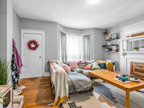 Photo 2 at 542 Crawford Street, Little Italy, Toronto