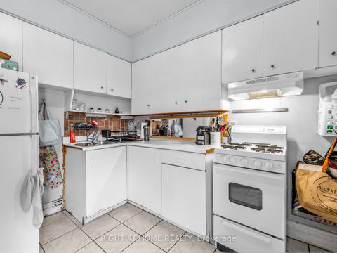 Photo 9 at 542 Crawford Street, Little Italy, Toronto