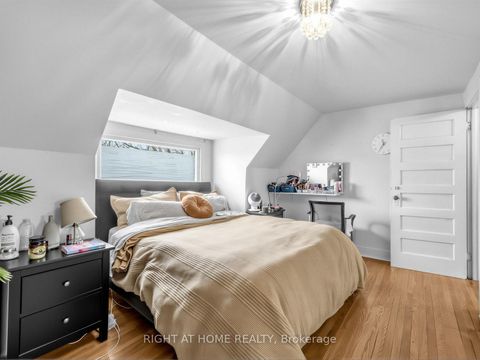 Photo 11 at 542 Crawford Street, Little Italy, Toronto