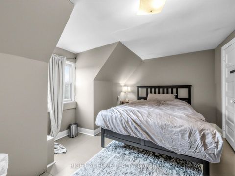 Photo 12 at 542 Crawford Street, Little Italy, Toronto