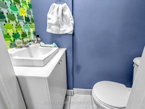 Photo 18 at 542 Crawford Street, Little Italy, Toronto