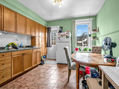 Photo 19 at 542 Crawford Street, Little Italy, Toronto