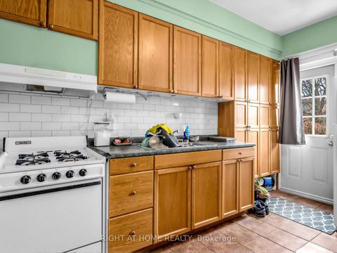 Photo 20 at 542 Crawford Street, Little Italy, Toronto