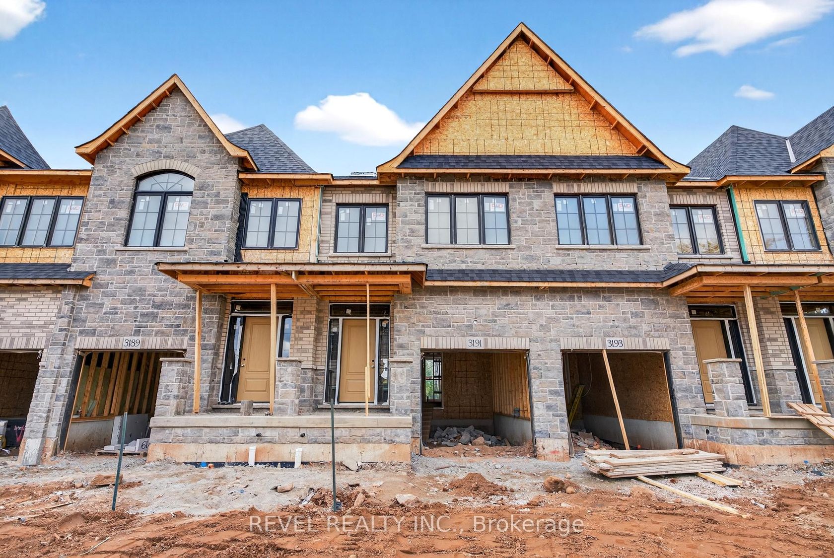 9 - 600 Maplehill Drive, Roseland, Burlington 