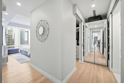 Photo 33 at 2209 - 180 University Avenue, Bay Street Corridor, Toronto