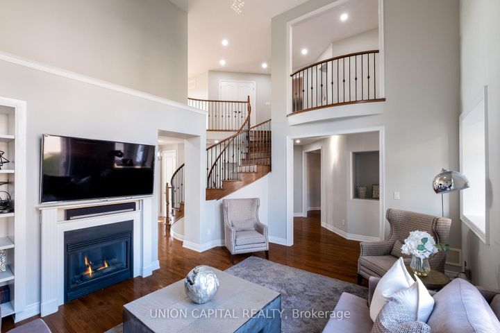 Photo 5 at 67 Royal West Drive, Credit Valley, Brampton