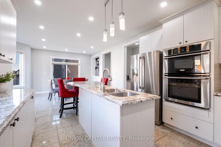 Photo 9 at 67 Royal West Drive, Credit Valley, Brampton