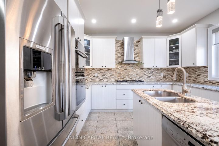 Photo 12 at 67 Royal West Drive, Credit Valley, Brampton