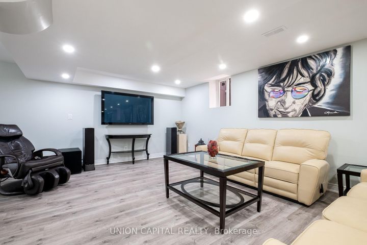 Photo 31 at 67 Royal West Drive, Credit Valley, Brampton