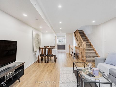 Photo 7 at 38 Glenstal Path, Windfields, Oshawa