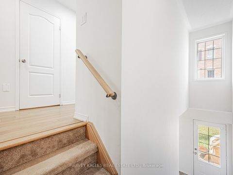 Photo 13 at 38 Glenstal Path, Windfields, Oshawa