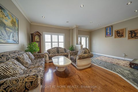 Photo 7 at 47 Davos Road, Vellore Village, Vaughan