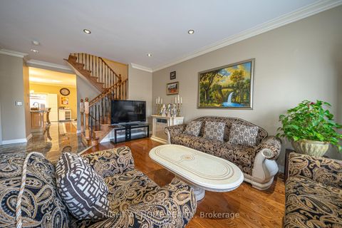 Photo 8 at 47 Davos Road, Vellore Village, Vaughan
