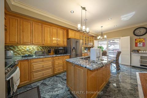 Photo 12 at 47 Davos Road, Vellore Village, Vaughan