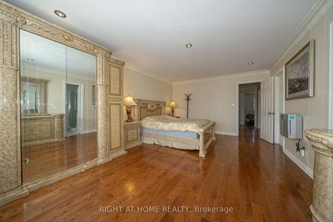 Photo 23 at 47 Davos Road, Vellore Village, Vaughan