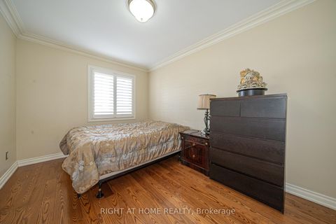 Photo 27 at 47 Davos Road, Vellore Village, Vaughan