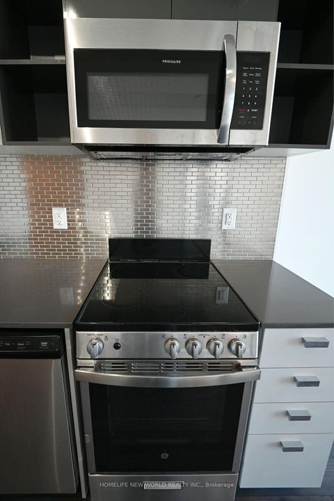 Photo 11 at 910 - 10 De Boers Drive, York University Heights, Toronto