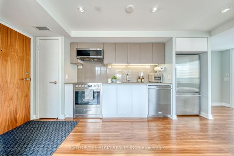 Photo 6 at 812 - 85 Queens Wharf Road, Waterfront Communities C1, Toronto