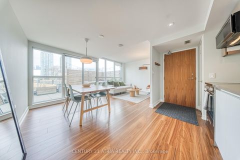 Photo 8 at 812 - 85 Queens Wharf Road, Waterfront Communities C1, Toronto