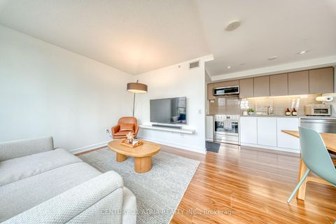 Photo 12 at 812 - 85 Queens Wharf Road, Waterfront Communities C1, Toronto