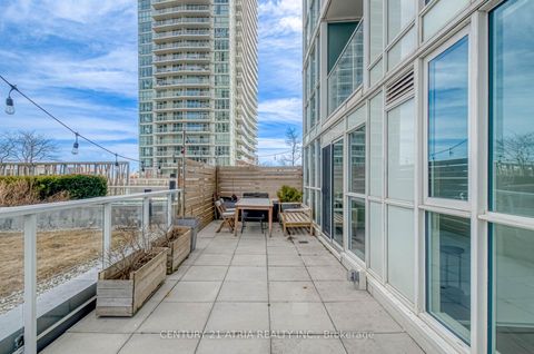 Photo 19 at 812 - 85 Queens Wharf Road, Waterfront Communities C1, Toronto