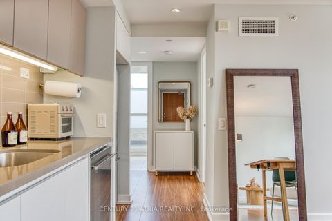 Photo 24 at 812 - 85 Queens Wharf Road, Waterfront Communities C1, Toronto