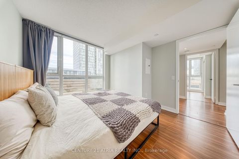 Photo 27 at 812 - 85 Queens Wharf Road, Waterfront Communities C1, Toronto