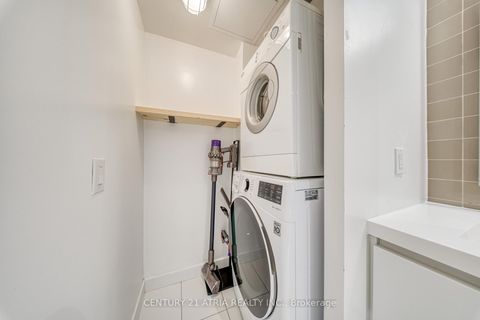 Photo 32 at 812 - 85 Queens Wharf Road, Waterfront Communities C1, Toronto