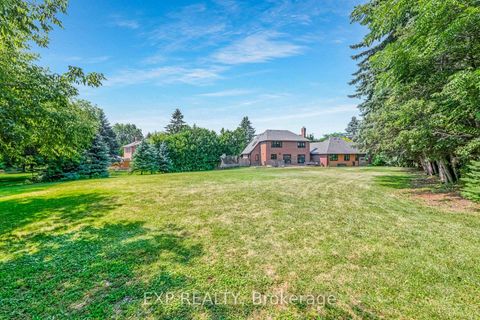 Photo 34 at 17 Chamberlain Court, Nobleton, King