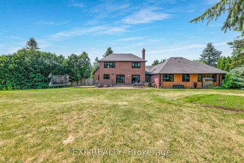 Photo 36 at 17 Chamberlain Court, Nobleton, King