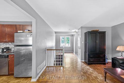 Photo 42 at 17 Chamberlain Court, Nobleton, King