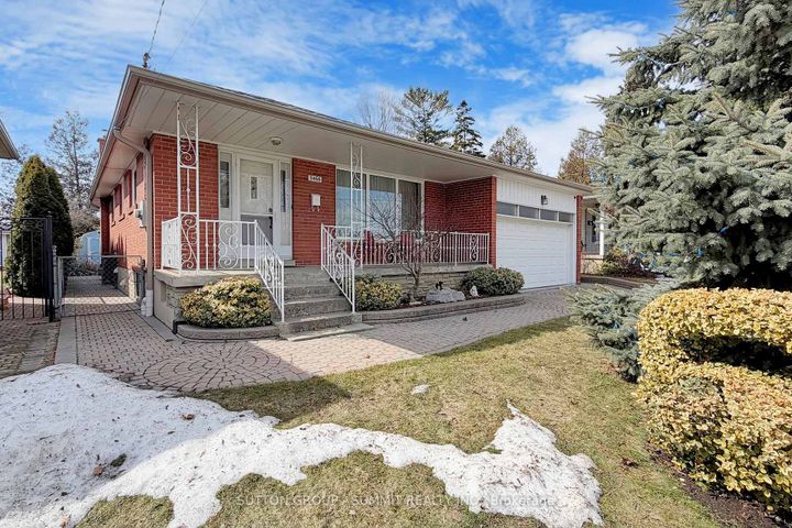Photo 1 at 3466 Cedar Creek Drive, Applewood, Mississauga