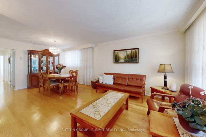 Photo 5 at 3466 Cedar Creek Drive, Applewood, Mississauga