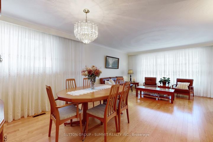 Photo 7 at 3466 Cedar Creek Drive, Applewood, Mississauga