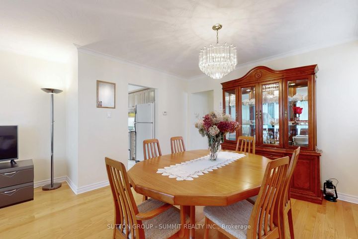 Photo 8 at 3466 Cedar Creek Drive, Applewood, Mississauga