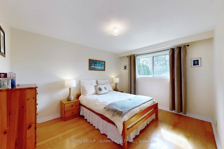 Photo 14 at 3466 Cedar Creek Drive, Applewood, Mississauga