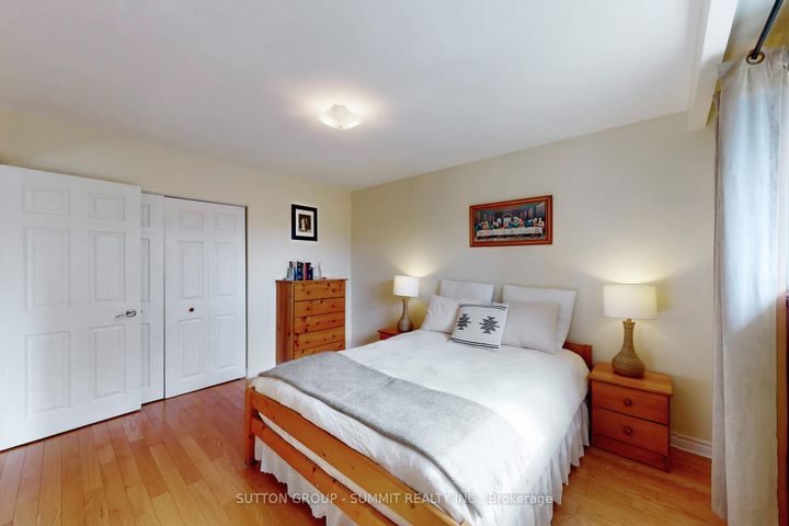 Photo 15 at 3466 Cedar Creek Drive, Applewood, Mississauga