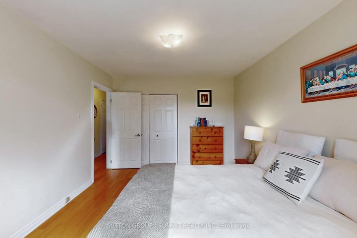 Photo 16 at 3466 Cedar Creek Drive, Applewood, Mississauga