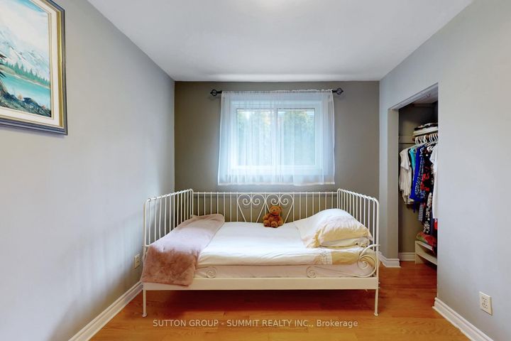 Photo 21 at 3466 Cedar Creek Drive, Applewood, Mississauga