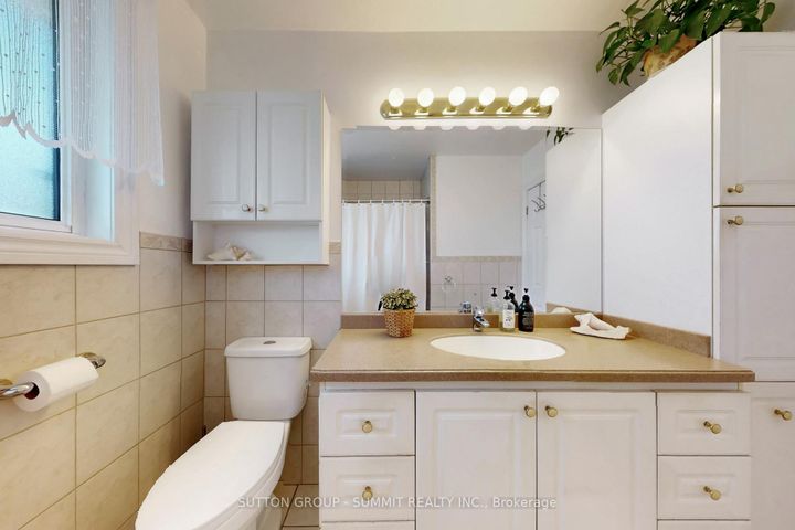 Photo 22 at 3466 Cedar Creek Drive, Applewood, Mississauga