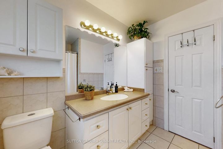 Photo 24 at 3466 Cedar Creek Drive, Applewood, Mississauga