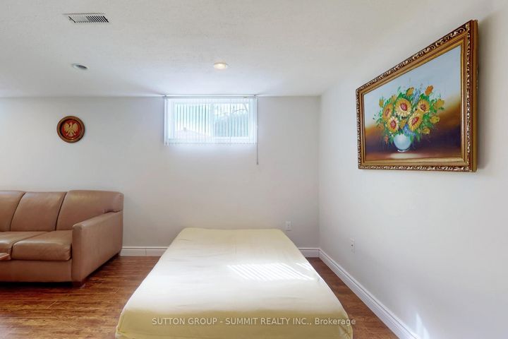 Photo 31 at 3466 Cedar Creek Drive, Applewood, Mississauga