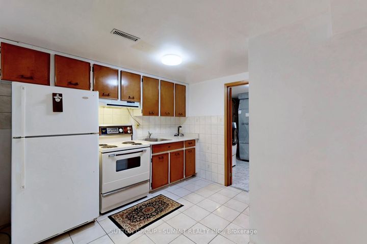 Photo 38 at 3466 Cedar Creek Drive, Applewood, Mississauga