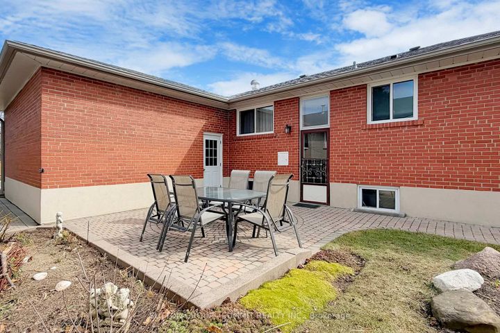 Photo 44 at 3466 Cedar Creek Drive, Applewood, Mississauga