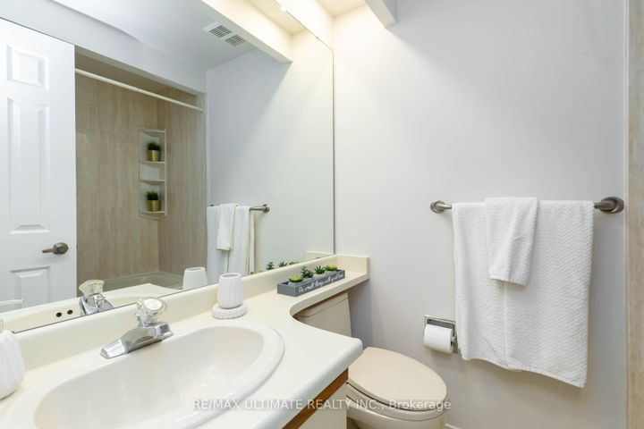 Photo 20 at 7 Sylvan Valleyway, Lawrence Park North, Toronto