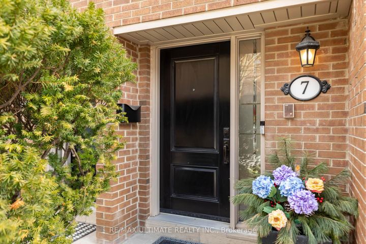 Photo 31 at 7 Sylvan Valleyway, Lawrence Park North, Toronto