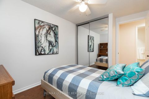Photo 19 at 7 Sylvan Valleyway, Lawrence Park North, Toronto