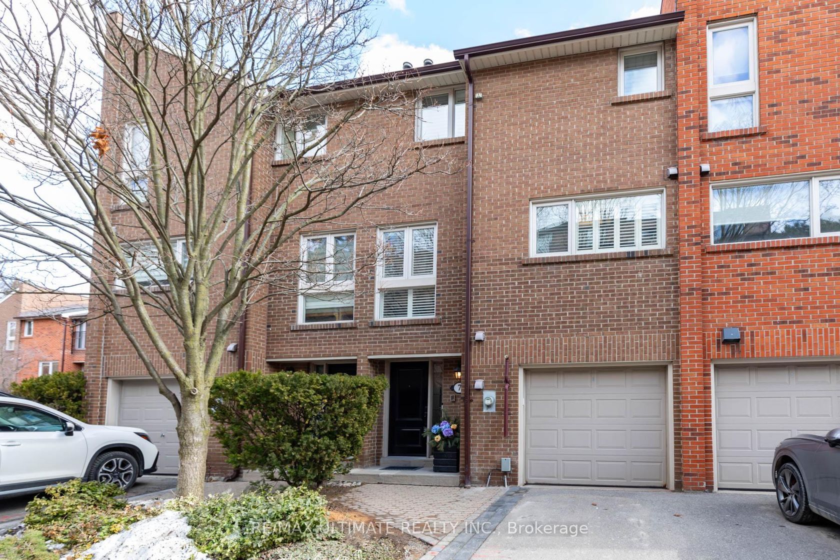 7 Sylvan Valleyway, Lawrence Park North, Toronto by Loree Meneguzzi Real Estate 7 Sylvan Valleyway, Lawrence Park North, Toronto