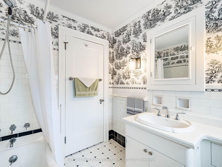 Photo 33 at 99 Elizabeth Street S, Downtown Brampton, Brampton